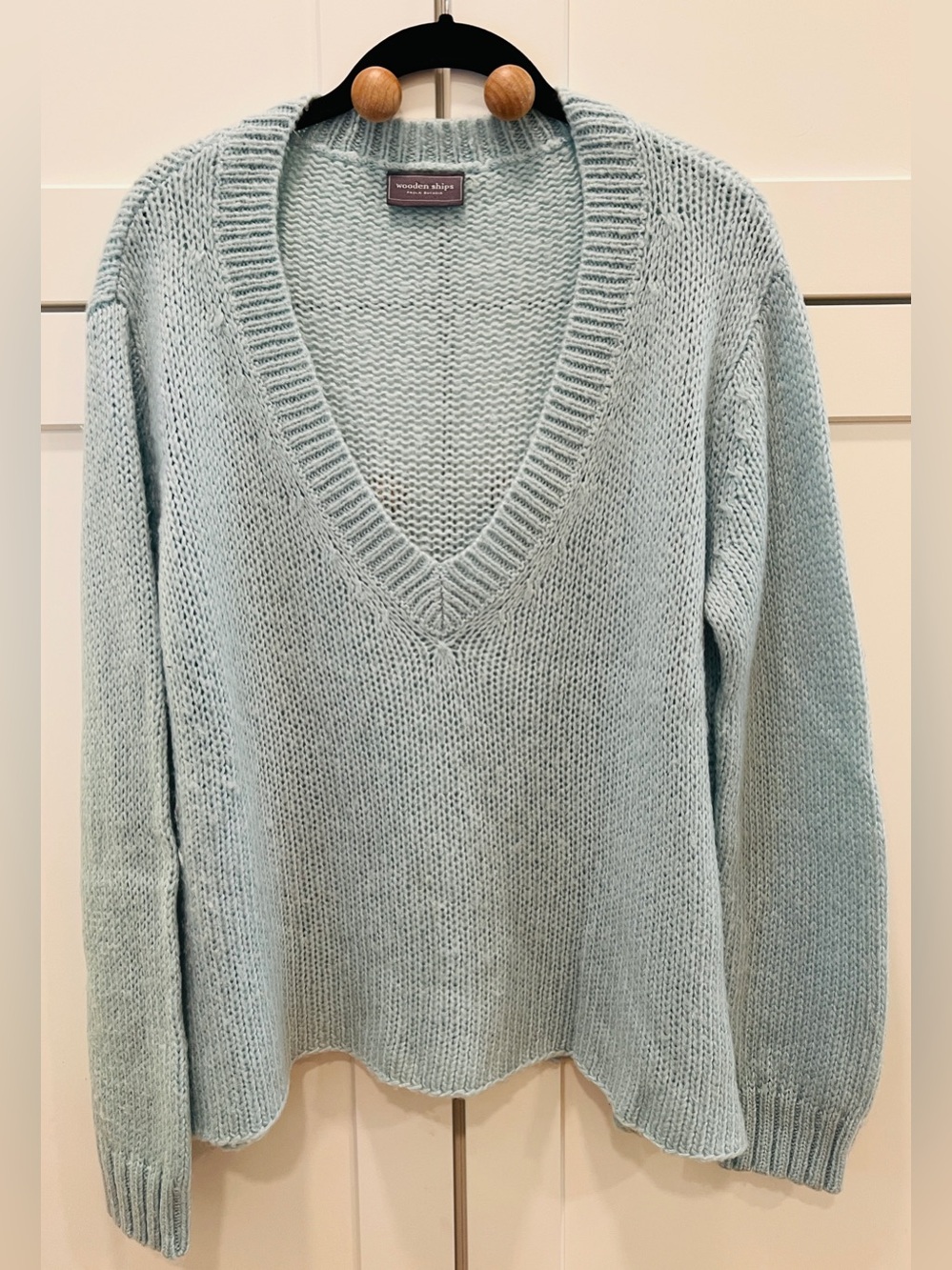 WOODEN SHIPS GEORGIE CHUNKY KNIT V-NECK MOHAIR BLEND SWEATER, SIZE M/L.